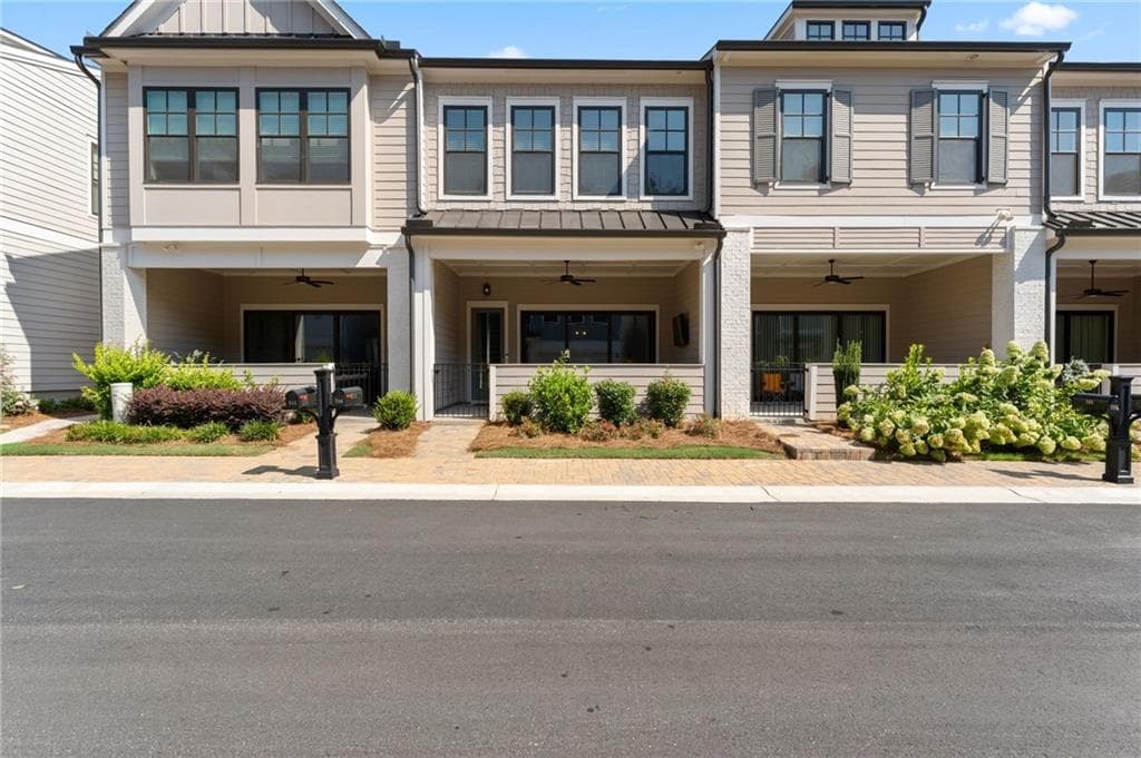 3 bedroom, 3 bathroom, 1,849 sq ft townhouse for sale at 710 Stickley Oak Way, Woodstock, GA 30189 — photo 3