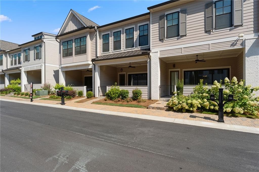 3 bedroom, 3 bathroom, 1,849 sq ft townhouse for sale at 710 Stickley Oak Way, Woodstock, GA 30189 — photo 4
