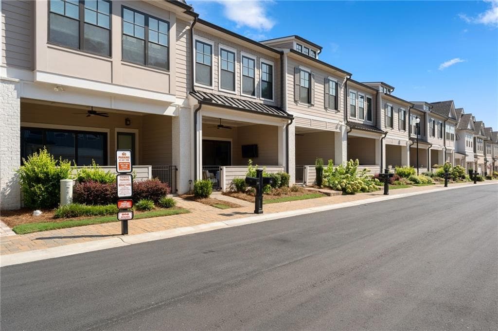 3 bedroom, 3 bathroom, 1,849 sq ft townhouse for sale at 710 Stickley Oak Way, Woodstock, GA 30189 — photo 5