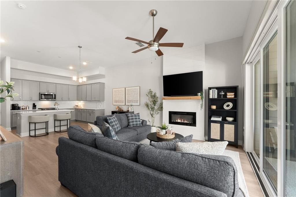 3 bedroom, 3 bathroom, 1,849 sq ft townhouse for sale at 710 Stickley Oak Way, Woodstock, GA 30189 — photo 7