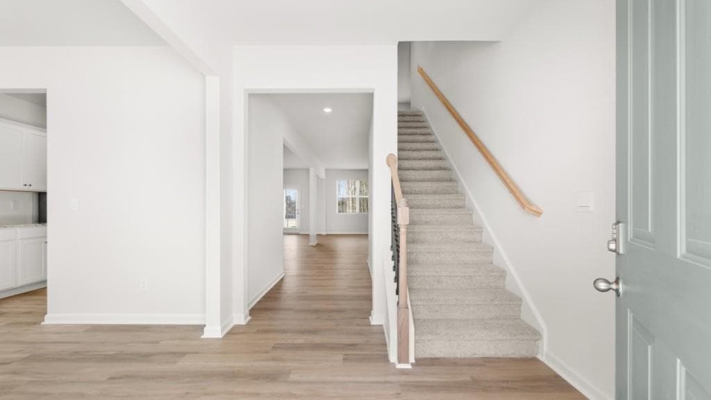 5 bedroom, 3 bathroom, 3,209 sq ft single family residence for sale at 6029 Airedale Drive, Union City, GA 30291 — photo 2