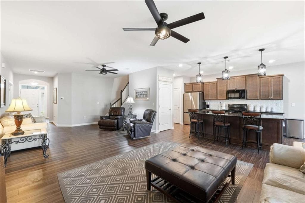 3 bedroom, 2 bathroom, 2,409 sq ft single family residence for rent at 24 Aspen Way, Dallas, GA 30157 for $2,100 a month — photo 4