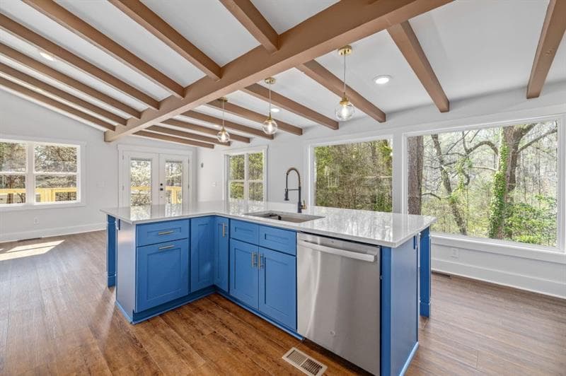 3 bedroom, 2 bathroom, 1,872 sq ft single family residence for sale at 330 Lake Drive, Dawsonville, GA 30534 — photo 9