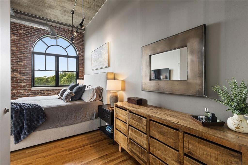 2 bedroom, 2 bathroom, 1,125 sq ft condominium for sale at 3235 Roswell Road 919, Atlanta, GA 30305 — photo 5