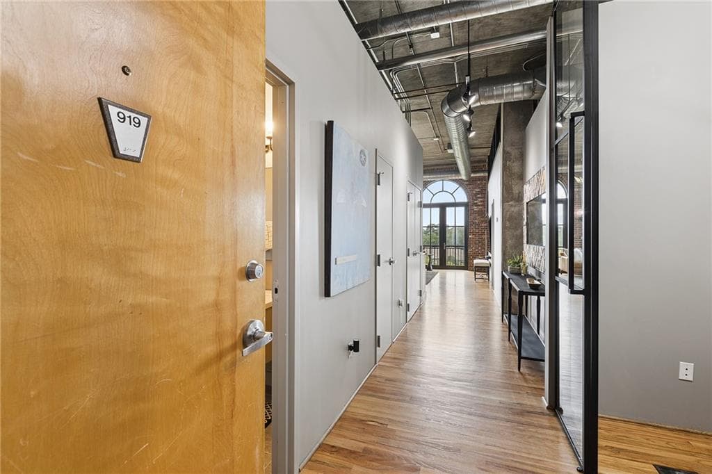 2 bedroom, 2 bathroom, 1,125 sq ft condominium for sale at 3235 Roswell Road 919, Atlanta, GA 30305 — photo 7
