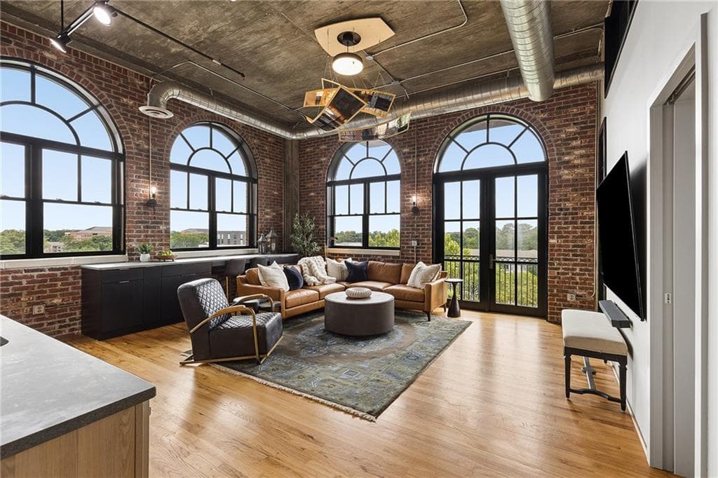 2 bedroom, 2 bathroom, 1,125 sq ft condominium for sale at 3235 Roswell Road 919, Atlanta, GA 30305 — photo 8
