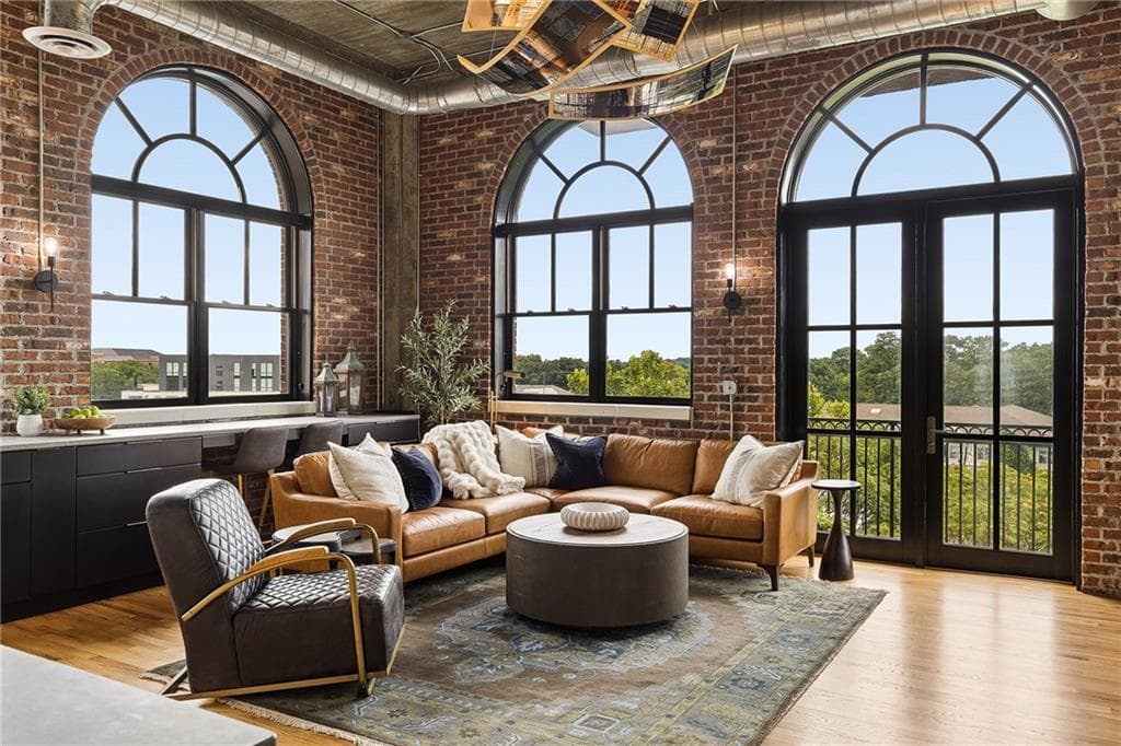 2 bedroom, 2 bathroom, 1,125 sq ft condominium for sale at 3235 Roswell Road 919, Atlanta, GA 30305 — photo 9