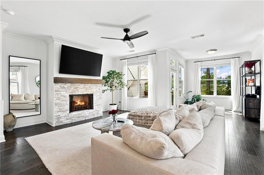 3 bedroom, 4 bathroom, 1,903 sq ft townhouse for sale at 3292 Allgood Lane, Scottdale, GA 30079 — photo 3