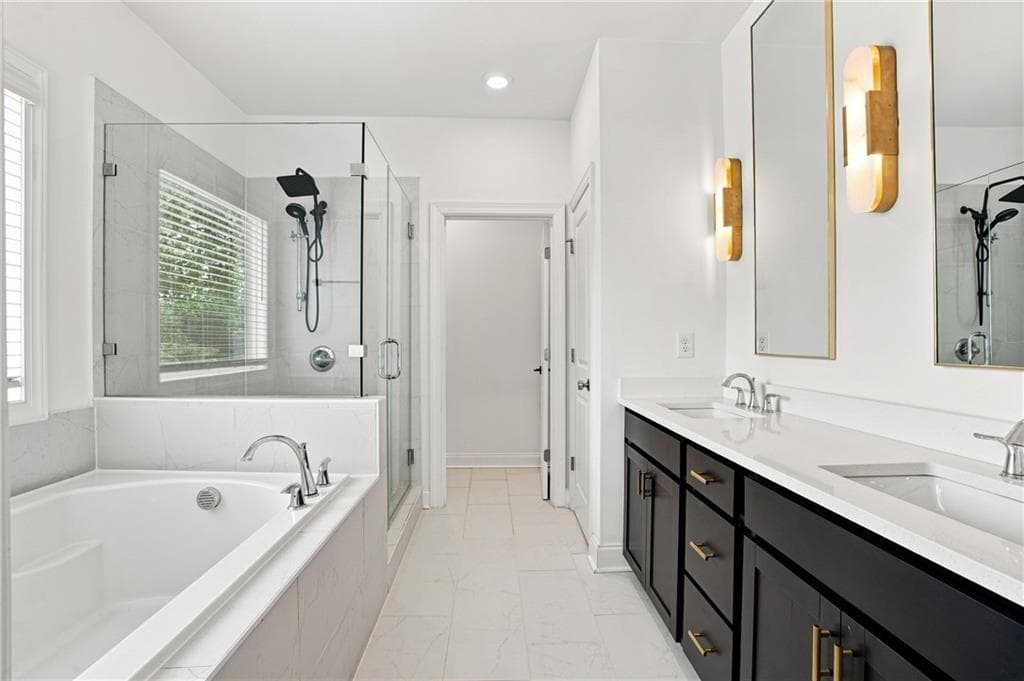 3 bedroom, 4 bathroom, 1,903 sq ft townhouse for sale at 3292 Allgood Lane, Scottdale, GA 30079 — photo 7