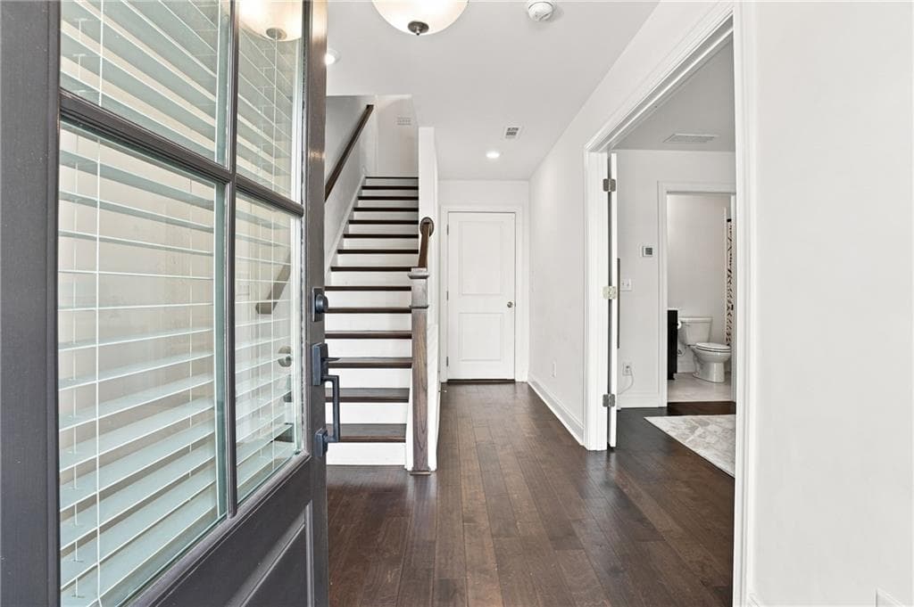3 bedroom, 4 bathroom, 1,903 sq ft townhouse for sale at 3292 Allgood Lane, Scottdale, GA 30079 — photo 8