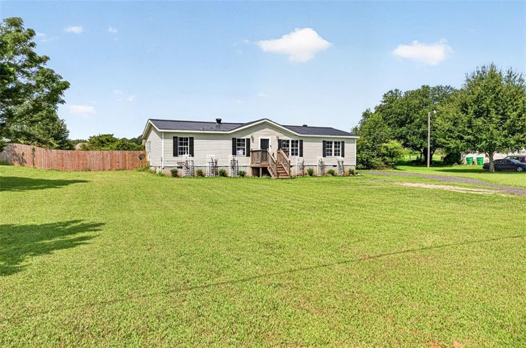 3 bedroom, 2 bathroom, 1,500 sq ft single family residence for sale at 830 Cattle Barn Road, Monroe, GA 30655 — photo 1 of 24