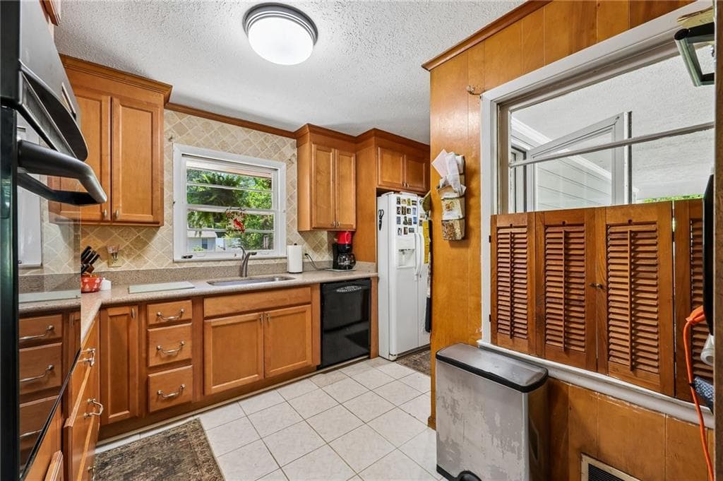 3 bedroom, 2 bathroom, 1,606 sq ft single family residence under contract at 1292 Stoneybrook Drive, Tucker, GA 30084 — photo 9