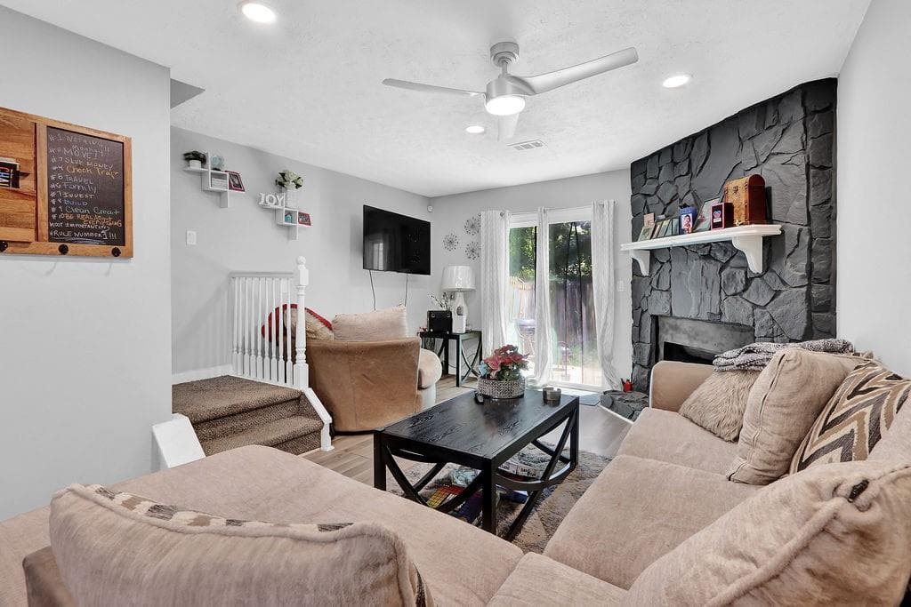 2 bedroom, 3 bathroom, 1,036 sq ft townhouse for sale at 442 Prince Of Wales, Stone Mountain, GA 30083 — photo 10