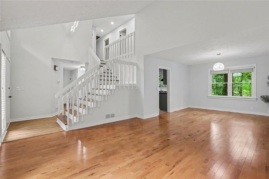 5 bedroom, 3 bathroom, 3,006 sq ft single family residence under contract at 5148 Rocky Glen, Stone Mountain, GA 30088 — photo 4