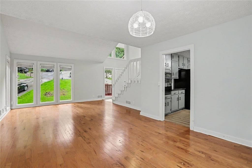5 bedroom, 3 bathroom, 3,006 sq ft single family residence under contract at 5148 Rocky Glen, Stone Mountain, GA 30088 — photo 5