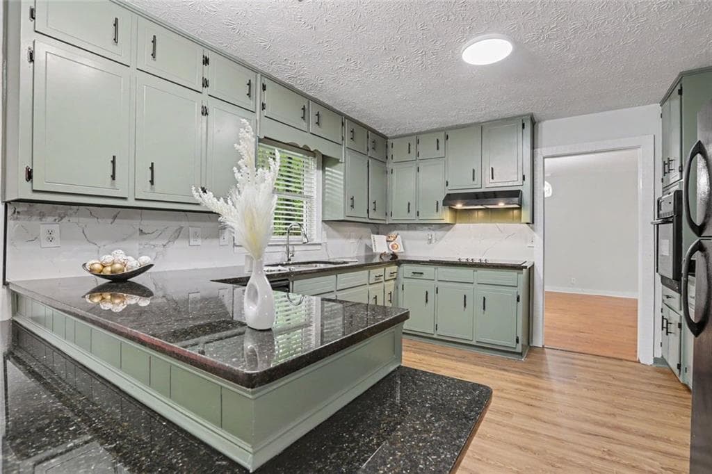 5 bedroom, 3 bathroom, 3,006 sq ft single family residence under contract at 5148 Rocky Glen, Stone Mountain, GA 30088 — photo 10