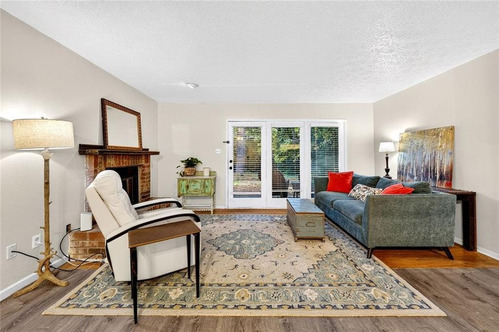 3 bedroom, 2 bathroom, 1,346 sq ft condominium for sale at 810 Tuxworth Circle, Decatur, GA 30033 — photo 6