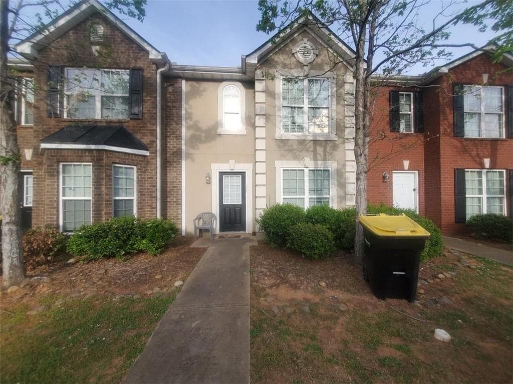 3 bedroom, 3 bathroom, 1,672 sq ft townhouse for sale at 11420 S Grove Drive, Hampton, GA 30228 — photo 2