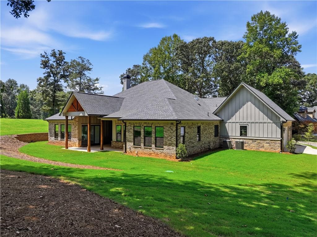 4 bedroom, 5 bathroom, 4,258 sq ft single family residence for sale at 1652 Red Cedar Road, Commerce, GA 30530 — photo 3