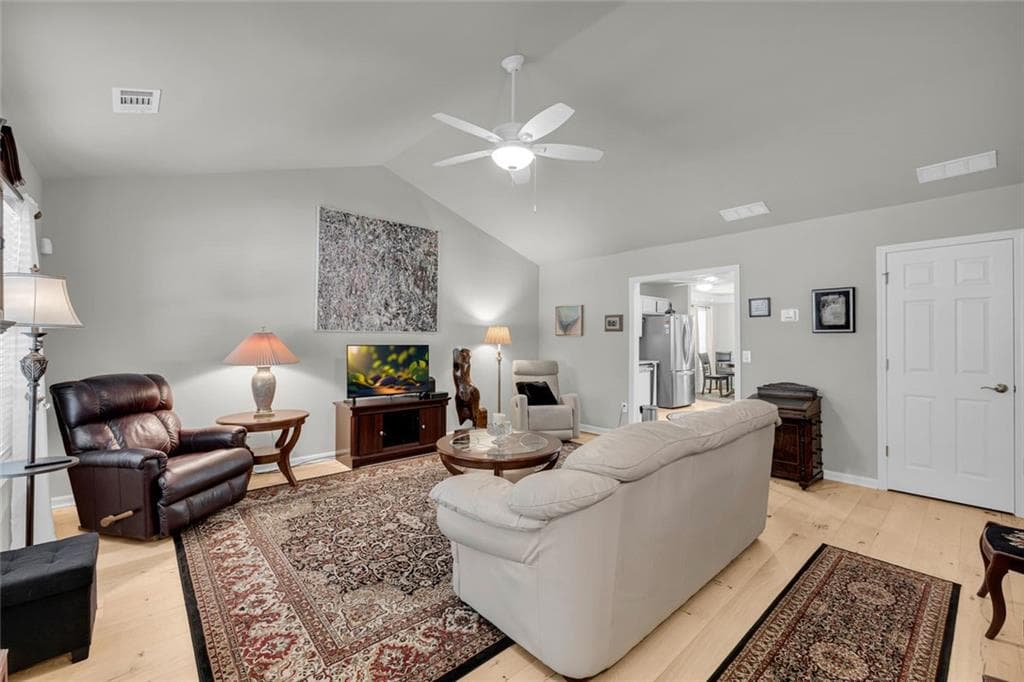 2 bedroom, 2 bathroom, 1,366 sq ft single family residence for sale at 105 Briarcrest Drive, Jefferson, GA 30549 — photo 2