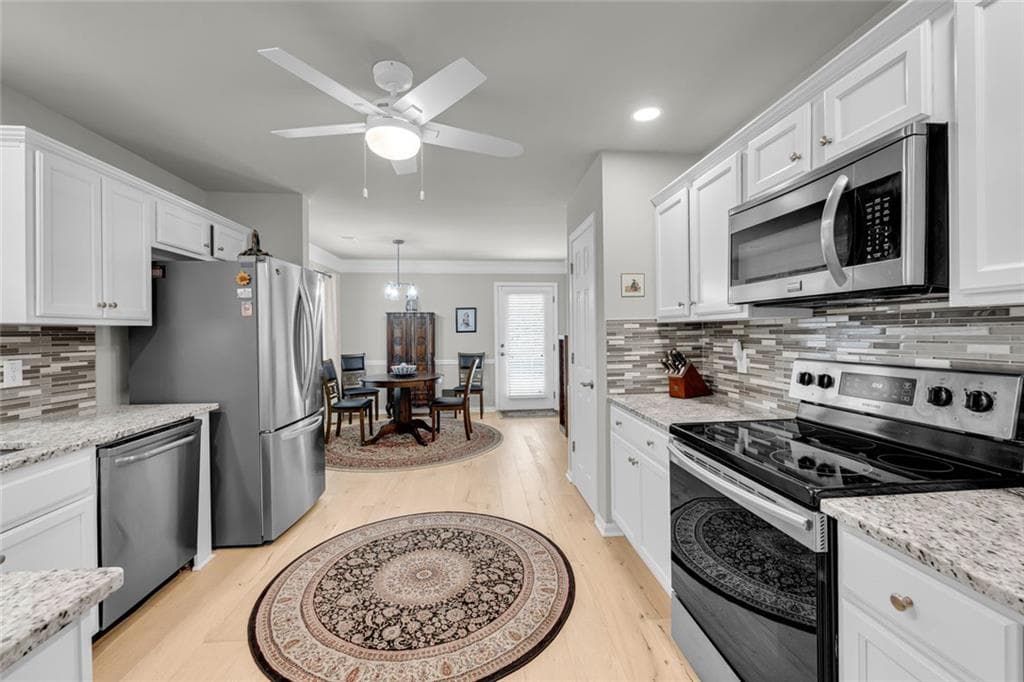 2 bedroom, 2 bathroom, 1,366 sq ft single family residence for sale at 105 Briarcrest Drive, Jefferson, GA 30549 — photo 3
