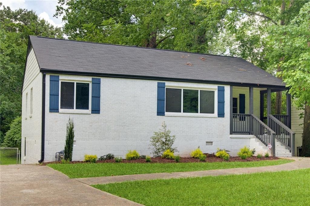 3 bedroom, 1 bathroom, 1,134 sq ft single family residence for sale at 1815 Venetian Drive, Atlanta, GA 30311 — photo 3