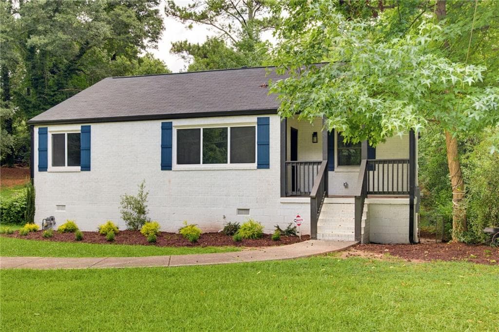 3 bedroom, 1 bathroom, 1,134 sq ft single family residence for sale at 1815 Venetian Drive, Atlanta, GA 30311