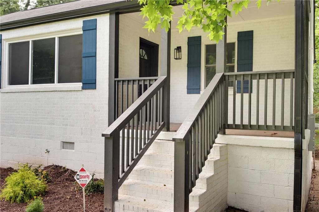 3 bedroom, 1 bathroom, 1,134 sq ft single family residence for sale at 1815 Venetian Drive, Atlanta, GA 30311 — photo 4