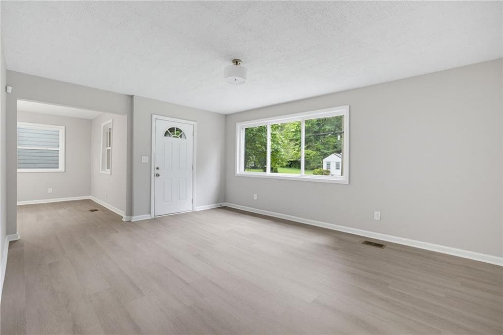 3 bedroom, 1 bathroom, 1,134 sq ft single family residence for sale at 1815 Venetian Drive, Atlanta, GA 30311 — photo 6