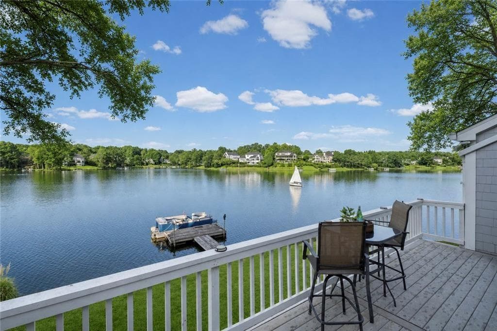 3 bedroom, 4 bathroom, 4,020 sq ft single family residence for sale at 6425 Spinnaker Lane, Alpharetta, GA 30005 — photo 8
