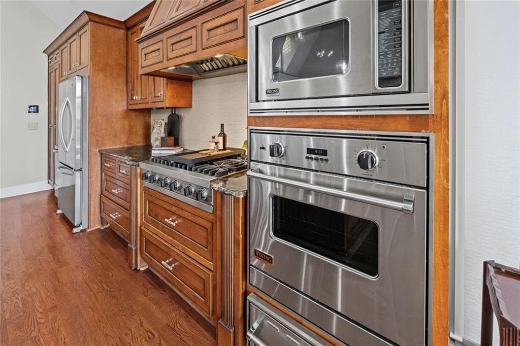 3 bedroom, 4 bathroom, 4,020 sq ft single family residence for sale at 6425 Spinnaker Lane, Alpharetta, GA 30005 — photo 10