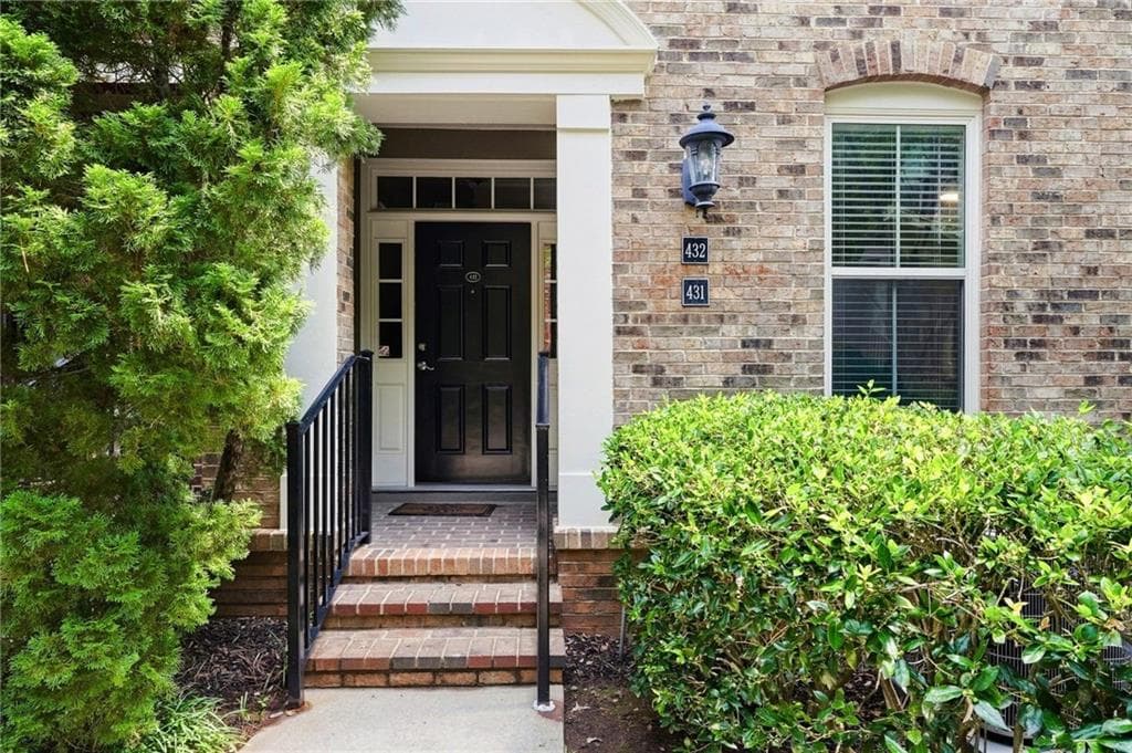 1 bedroom, 1 bathroom, 1,078 sq ft condominium for sale at 431 Perimeter Walk, Atlanta, GA 30338 — photo 2