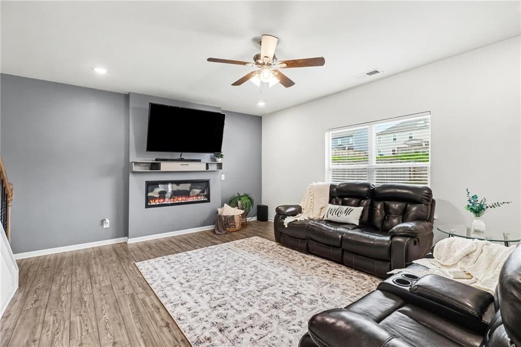 4 bedroom, 3 bathroom, 2,372 sq ft single family residence for sale at 407 Sierra Point, Cartersville, GA 30120 — photo 4