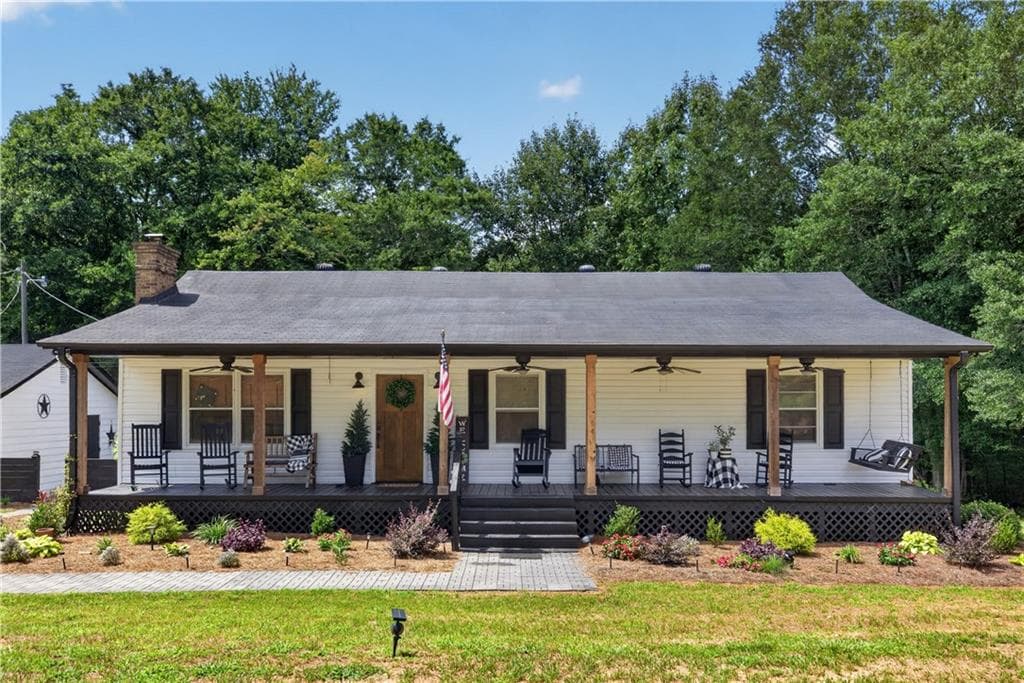 3 bedroom, 2 bathroom, 1,410 sq ft single family residence under contract at 303 Mtn View Clubhouse Road, Buchanan, GA 30113