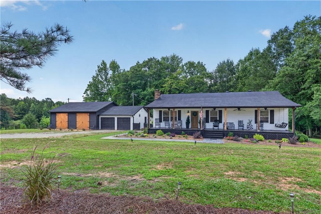 3 bedroom, 2 bathroom, 1,410 sq ft single family residence under contract at 303 Mtn View Clubhouse Road, Buchanan, GA 30113 — photo 2
