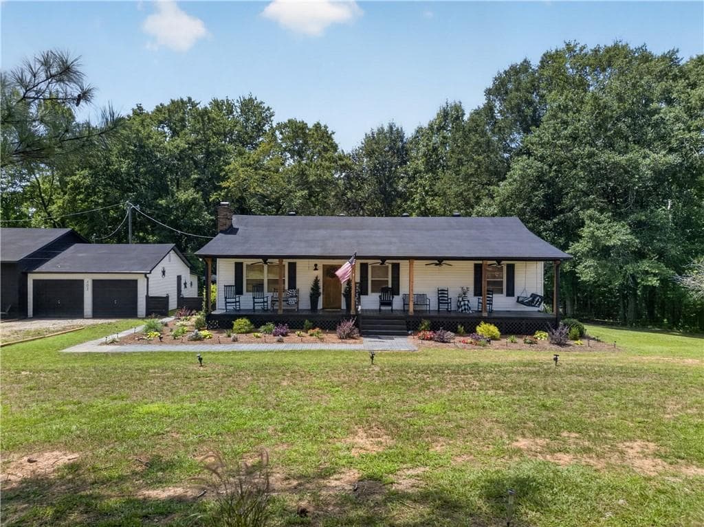3 bedroom, 2 bathroom, 1,410 sq ft single family residence under contract at 303 Mtn View Clubhouse Road, Buchanan, GA 30113 — photo 5