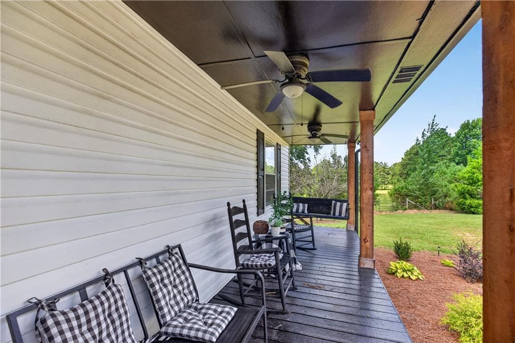 3 bedroom, 2 bathroom, 1,410 sq ft single family residence under contract at 303 Mtn View Clubhouse Road, Buchanan, GA 30113 — photo 8