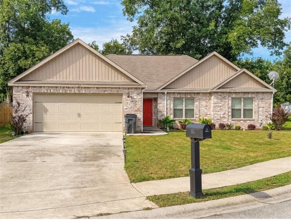 4 bedroom, 2 bathroom, 1,903 sq ft single family residence for sale at 105 Mcewen Court, Perry, GA 31069