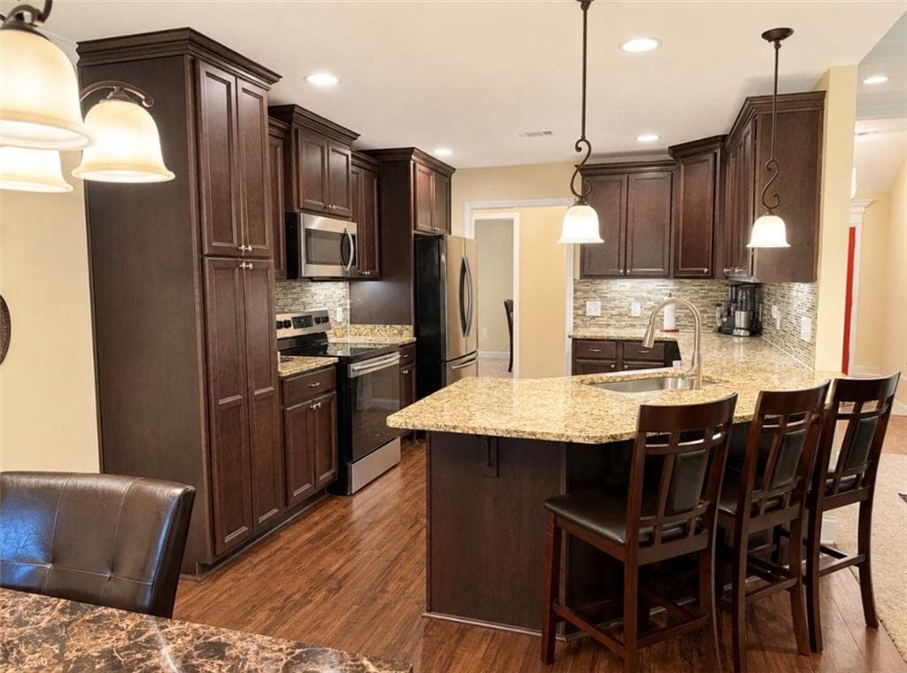 4 bedroom, 2 bathroom, 1,903 sq ft single family residence for sale at 105 Mcewen Court, Perry, GA 31069 — photo 6
