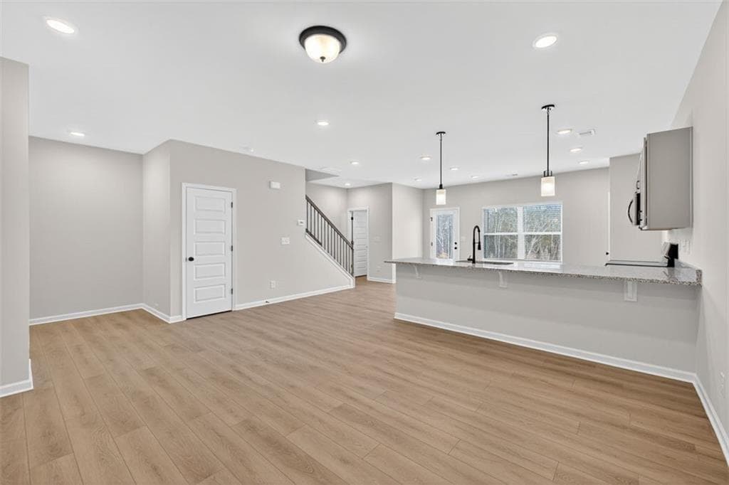 3 bedroom, 3 bathroom, 1,725 sq ft townhouse for sale at 2255 Ravencliff Drive 119, Austell, GA 30168 — photo 6