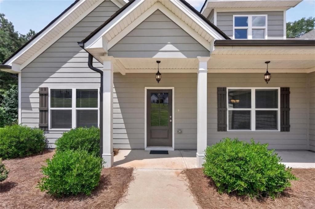 3 bedroom, 3 bathroom, 2,250 sq ft single family residence for sale at 137 Holtz Drive, Carrollton, GA 30117 — photo 3
