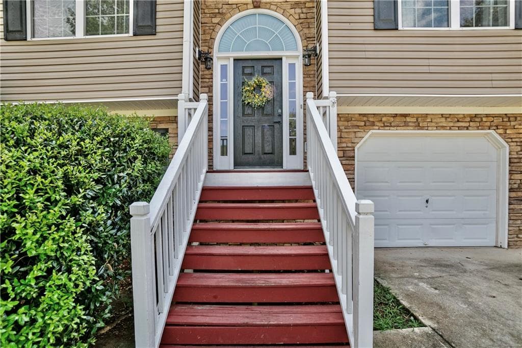 5 bedroom, 3 bathroom, 2,048 sq ft single family residence for sale at 170 Shenandoah Drive, Hiram, GA 30141 — photo 3