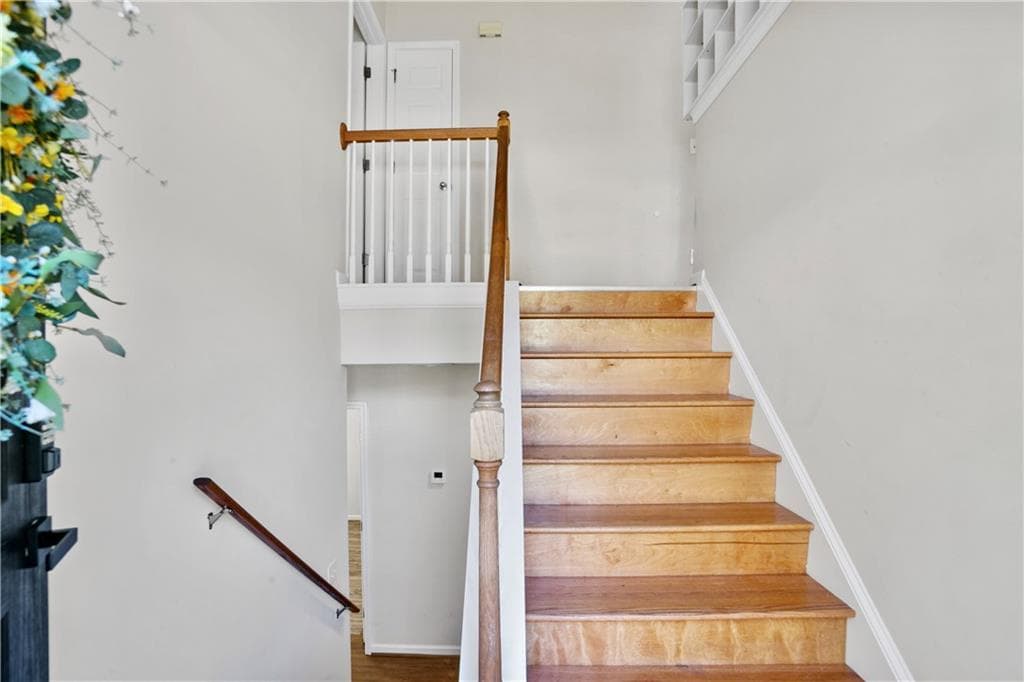 5 bedroom, 3 bathroom, 2,048 sq ft single family residence for sale at 170 Shenandoah Drive, Hiram, GA 30141 — photo 4