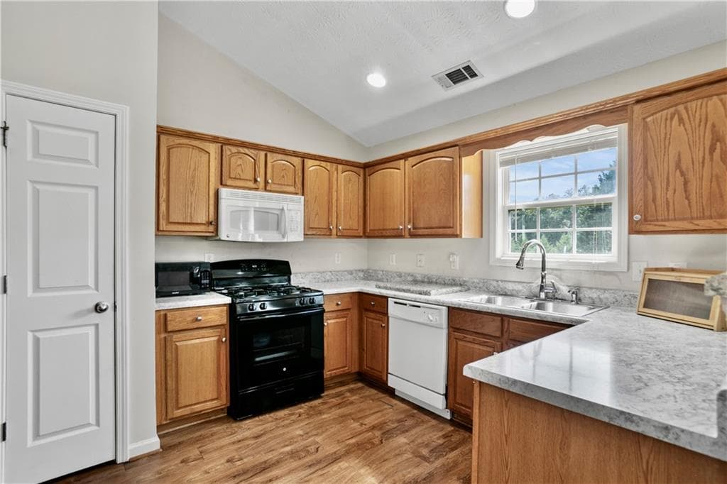 5 bedroom, 3 bathroom, 2,048 sq ft single family residence for sale at 170 Shenandoah Drive, Hiram, GA 30141 — photo 10
