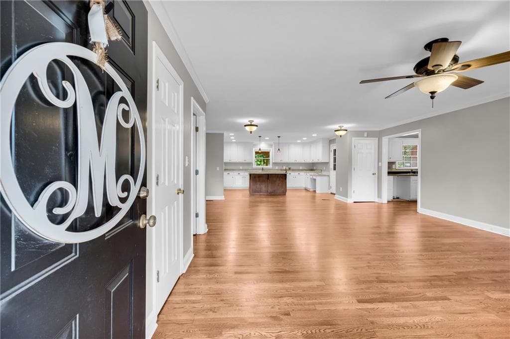 4 bedroom, 3 bathroom, 1,981 sq ft single family residence under contract at 45 Smith Overhead Bridge Road, Commerce, GA 30530 — photo 6