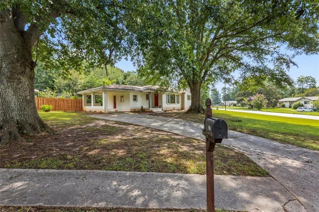 3 bedroom, 2 bathroom, 1,228 sq ft single family residence for sale at 2801 Miriam Lane, Decatur, GA 30032 — photo 3