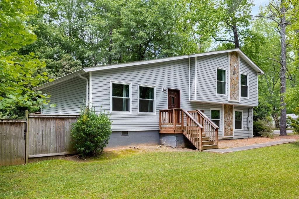 3 bedroom, 2 bathroom, 1,467 sq ft single family residence for rent at 1741 Branch View Drive, Marietta, GA 30062 for $2,300 a month — photo 1 of 34