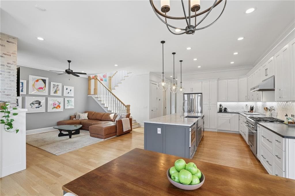 4 bedroom, 3 bathroom, 2,542 sq ft single family residence for sale at 616 Fortune Place, Atlanta, GA 30312 — photo 4