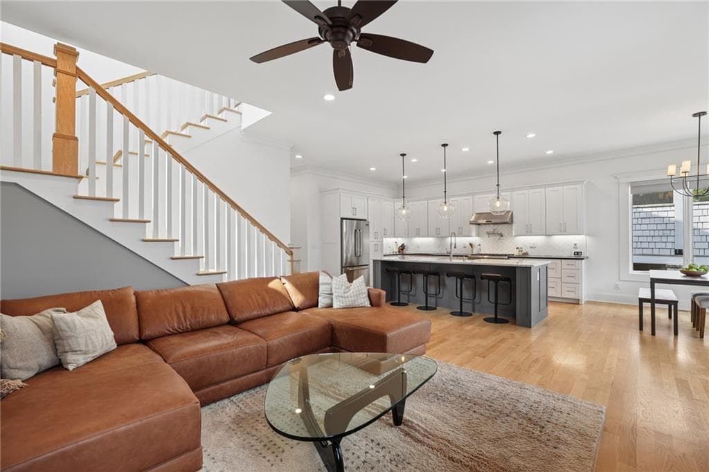 4 bedroom, 3 bathroom, 2,542 sq ft single family residence for sale at 616 Fortune Place, Atlanta, GA 30312 — photo 3