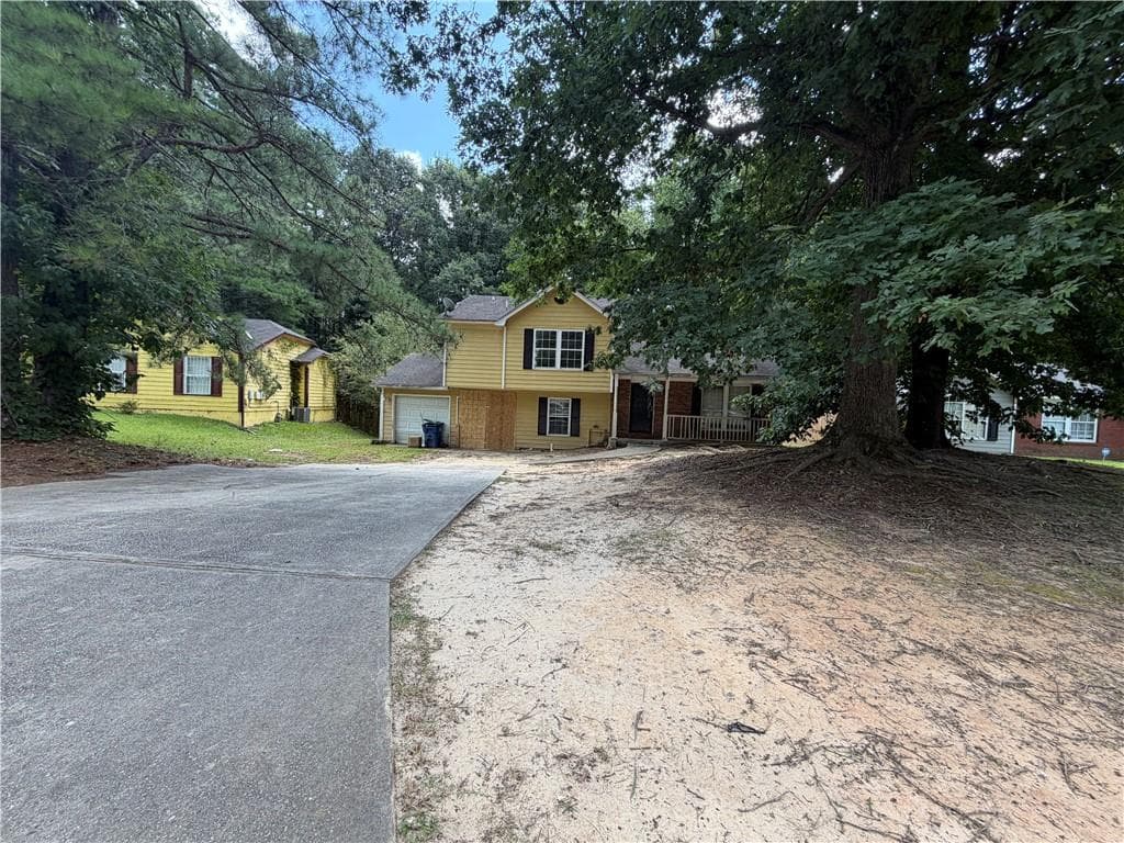 3 bedroom, 3 bathroom single family residence for sale at 6495 Emerald Pointe Circle, College Park, GA 30349